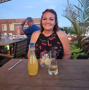 Meet your Posher, Rhe